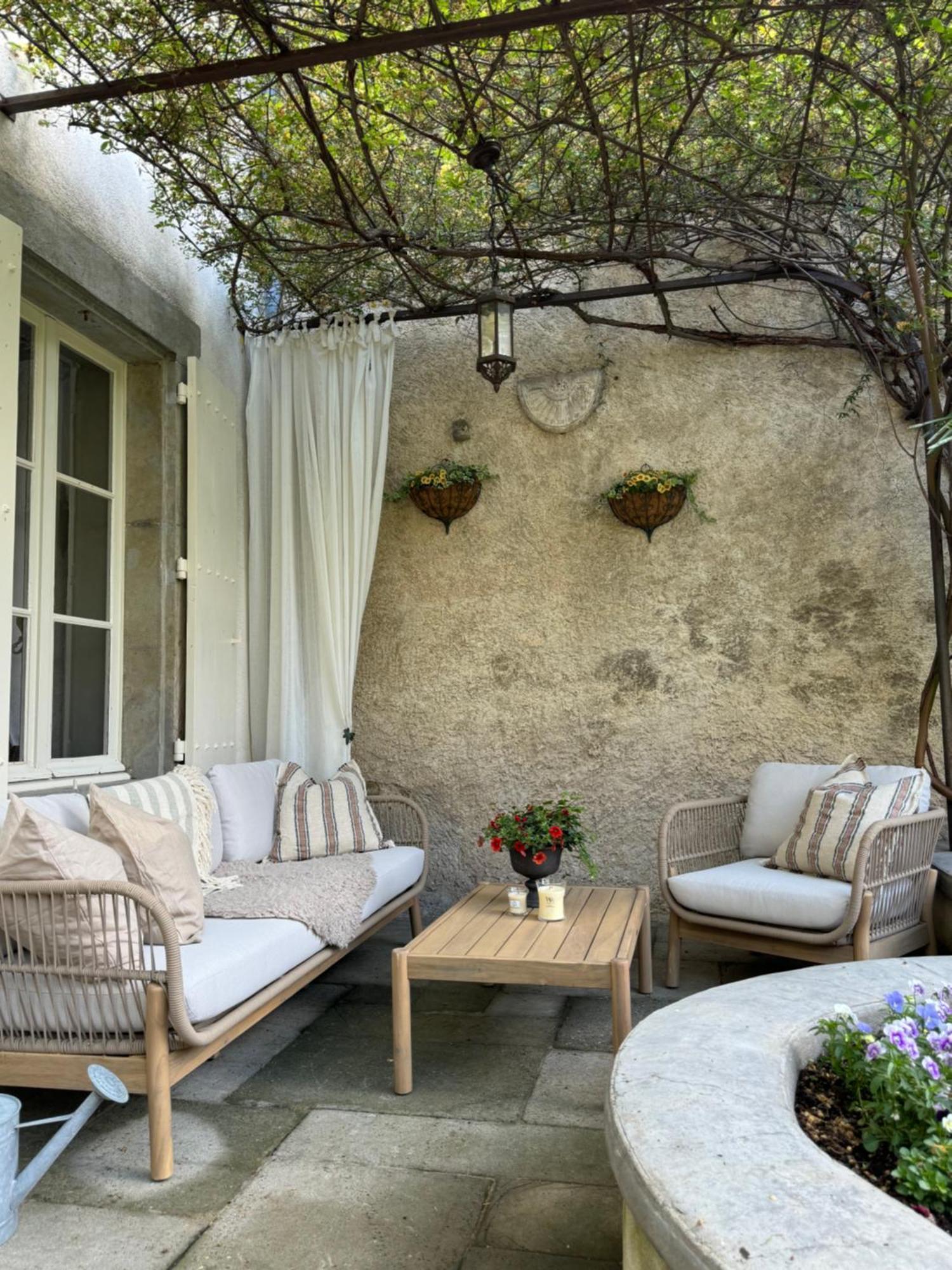Le Patio Des Senteurs Bed & Breakfast Verzeille Екстериор снимка