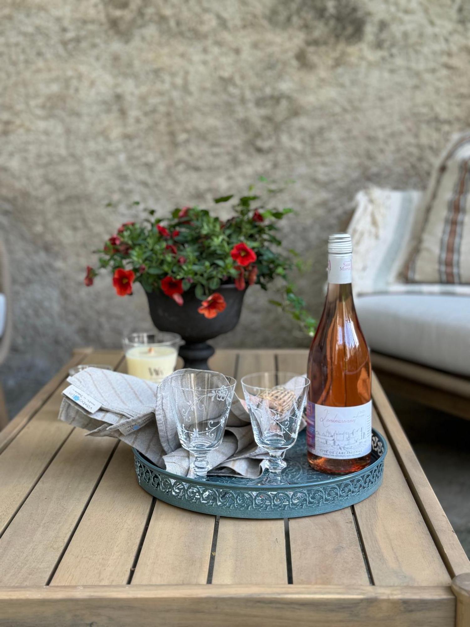Le Patio Des Senteurs Bed & Breakfast Verzeille Екстериор снимка